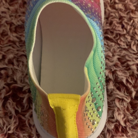 Rainbow 🌈 and rhinestone sneakers NWOT . Size 8 - Picture 8 of 9